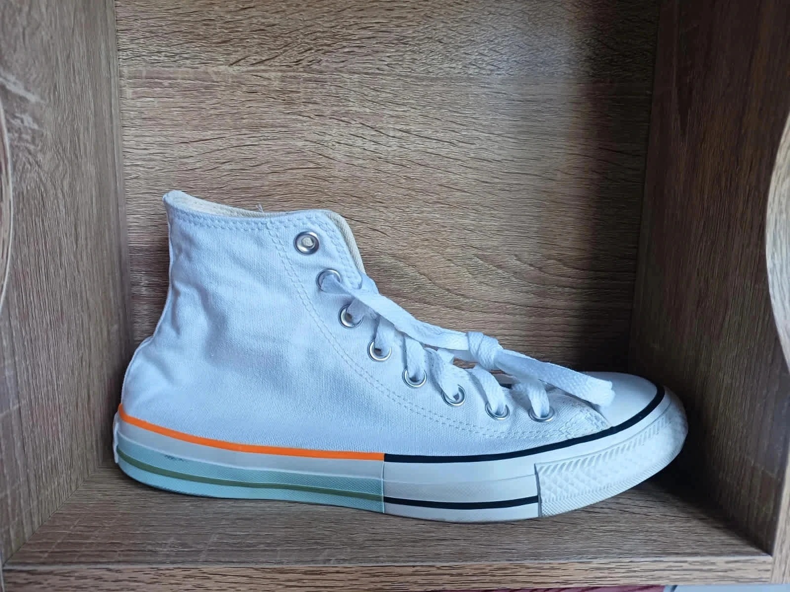 Superbe converse montante pointure 41